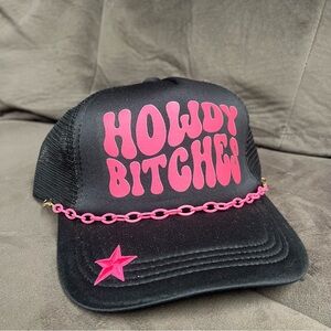 TRENDY3 TRUCKER HAT